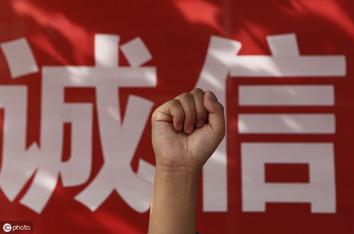 云南省家政诚信平台在昆明试点近一年 从业人员持诚信卡上门服务